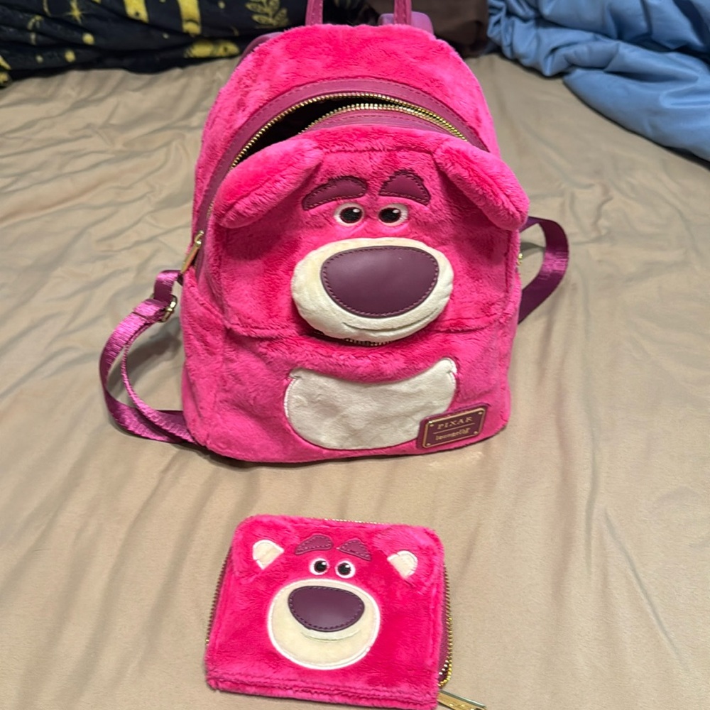 Toy Story’s Lotso smells like strawberries - mini Backpack Loungefly with wallet